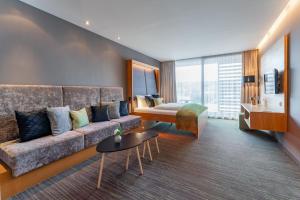 Double Room with Lake View room in Ritzenhof - Hotel & Spa am See