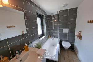 Rive Sud Charming Cottage City Center 2 guests