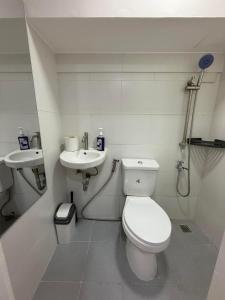 Trendy 3BR Loft Condo along EDSA