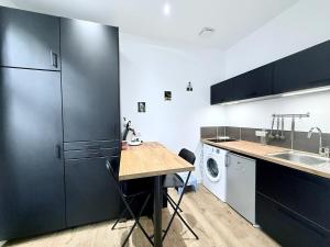 Appartements 1738 - T1 Bis Corderie Royale RDC hyper Centre : photos des chambres