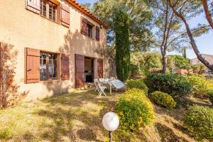 Ajoucadou - Vue sur le Cap Lardier