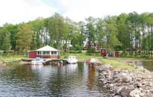 Stunning Home In Ljungby With Lake View