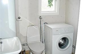 Stunning Home In Ljungby With Lake View