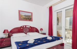 1 Bedroom Stunning Apartment In Zuljana