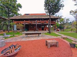 Moc Homestay & Villa