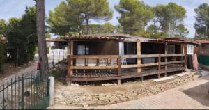 Maisons de vacances A l-ombre des Pins du Castellet : Maison 2 Chambres