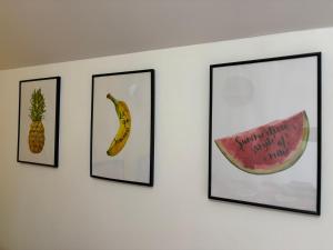 Maisons de vacances Le So Wild, maison avec jardin clos, terrasse amenagee, 5 mn a pied commerce, terrain de tennis, a 800 m de la plage d'Omaha beach jeux arcade, jouets, materiel jeunes enfants enfants, table ping-pong : photos des chambres