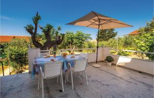 Cozy Apartment In Barbat With Kitchen