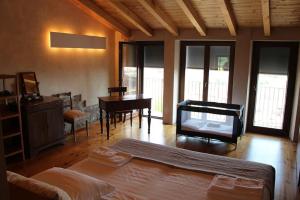 The Olive House, Garden and Pool