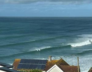 Penthouse Sea View Newquay Fistral Beach 3 Min Walk