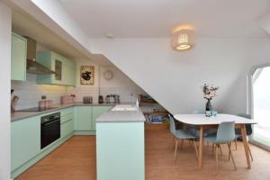 Penthouse Sea View Newquay Fistral Beach 3 Min Walk