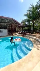 Mawimbi Bungalows - Banda Kuu