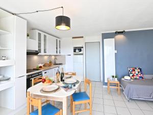 Apartment Le Hameau - L2 202 by Interhome