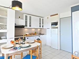 Apartment Le Hameau - L2 202 by Interhome