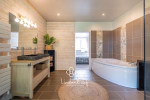 Maisons de vacances Havre de paix familial & piscine - L-Instant Clef : photos des chambres