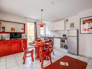 Apartment Les Calanques du Parc-6 by Interhome
