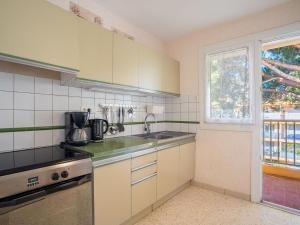 Apartment Les Cyclades-11 by Interhome