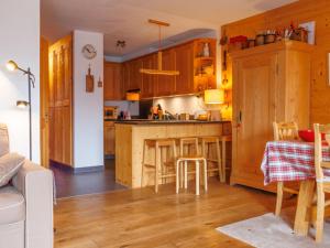 Apartment Neige et Soleil 12 by Interhome