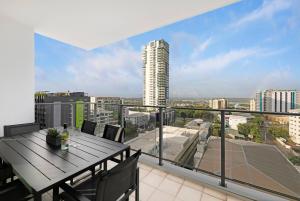 Harbour Hush - Poolside Central Base near Waterfront