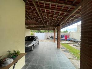 Casa espaçosa e conectada com a natureza