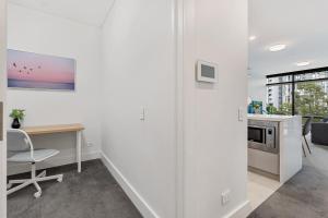 47OP Elegant Parkview Abnb-Style 2BR Retreat with Free Parking