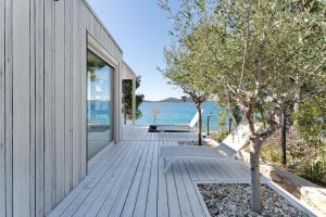 SPIRIT ONE BUQEZ VILLA - 1st Sea Line by beach