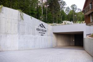 Apartament z prywatnym jacuzzi z widokiem na góry 109 KRAS RESORT