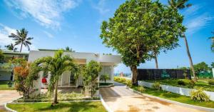 Manara Beach Resort
