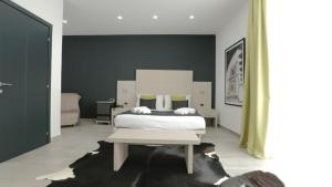 Classic Triple Room room in Ecumano Space