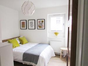 RiverGem - Riverside Coach House