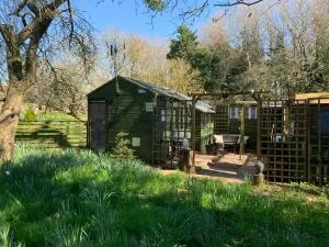 Hedgehog Lodge - Colwall