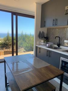 Tiny cabaña en playa hermosa