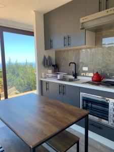 Tiny cabaña en playa hermosa