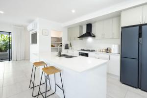 Trinity Beach Lux 4BR Easy Entertainer with Pool
