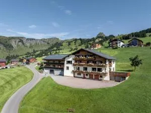 Pension Uga - أو ام بريغنزيروالد