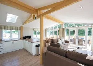 Athelington Hall Farm Lodges - Wilby
