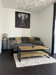 Appart au pied du T2 La Défense Paris - 贝宗