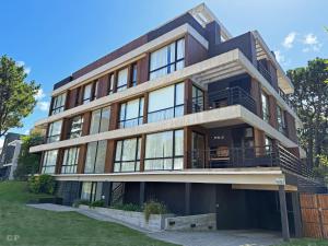 Departamento Moderno Premium con Piscina y Cochera