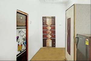 Om Shanti Guest House - Near Ruby General Hospital & Science City
