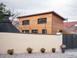 Maisons de vacances Charmante tiny house avec baie exterieure et kota grill a Manoncourt-en-Vermois - FR-1-584-374 : photos des chambres