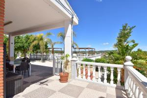 Exclusive Villa in Catadau - Pool & Private Gardens