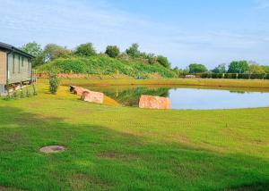 Lakeside Luxury Lodges