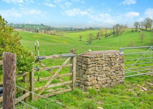 Midsomer Lodges