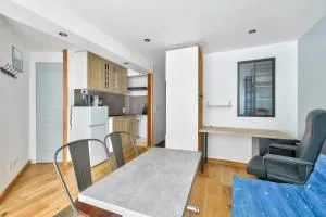 Ideal location for this pleasant studio - Tasdon