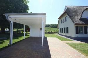 Ferienhäuser unter Reet in Lohme Reethaus Svantevit