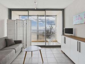 Appartement 2 pièces en front de mer, accès plage direct, proche commerces - FR-1-423-318