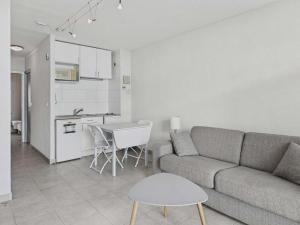 Appartement 2 pièces en front de mer, accès plage direct, proche commerces - FR-1-423-318