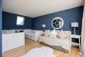 Veeve - Primrose Rooftops