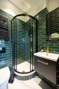 Veeve - Primrose Rooftops