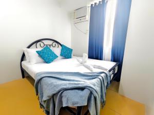 2012T2 Avida Towers Cebu IT Park 1Bedroom Unit Queen Bed